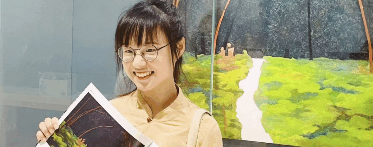 Wang Qi devant son tableau