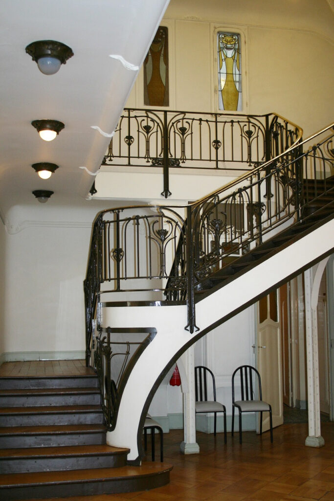 The grand hall of the Hôtel Mezzara, designed by Hector Guimard in Paris Magazine Art Mag