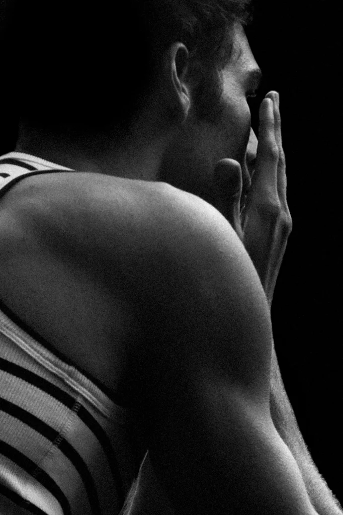 Photographie en noir et blanc de Bérangère Fromont issue de la série République (2024), exposée à Paris Photo 2025 – exploration sensible de l’intime et du politique. Magazine Art Mag