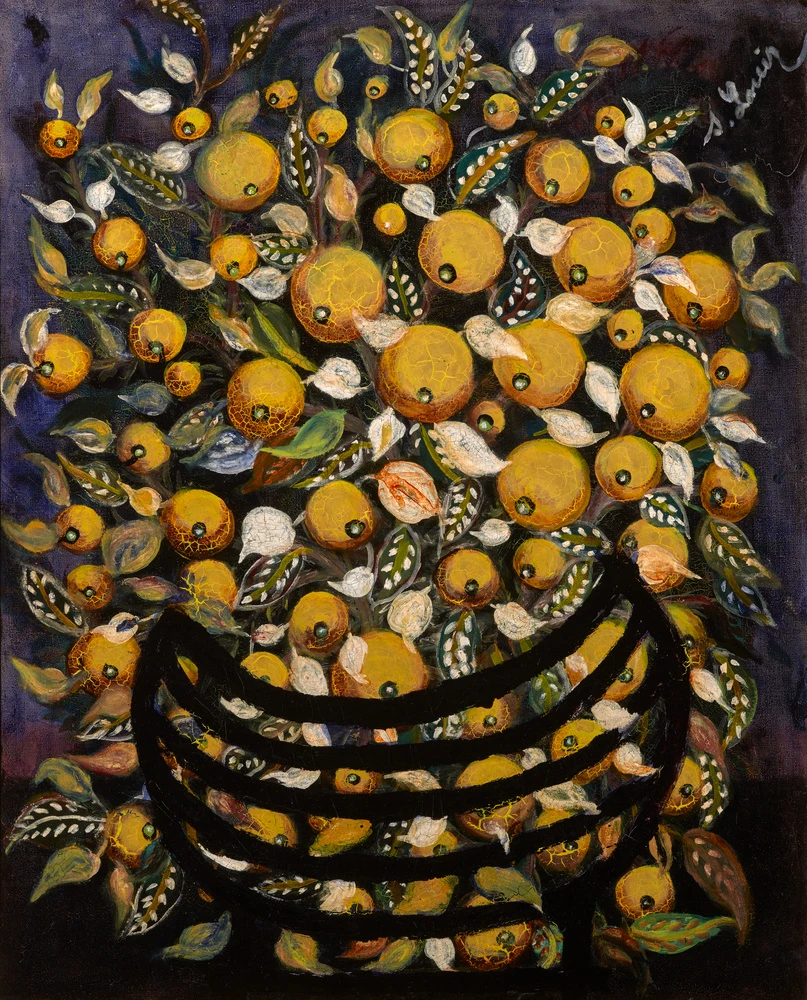 Peinture figurative montrant une corbeille sombre remplie de fruits ronds jaune-orangé et de feuilles décoratives, sur un fond violet foncé, avec un style texturé et poétique