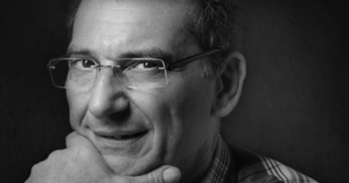 photo portrait de l'artiste photographe Dominique Gautier en noir et blanc