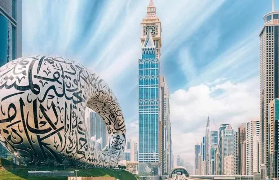 Skyline de Dubaï et Museum of the Future symbolisant la transformation du marché de l’art au Moyen-Orient