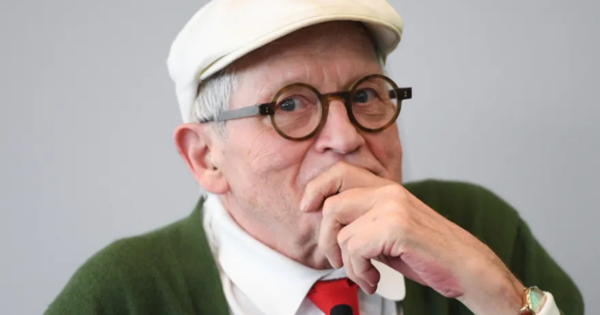 Portrait de David Hockney, peintre britannique et figure majeure de l'art contemporain