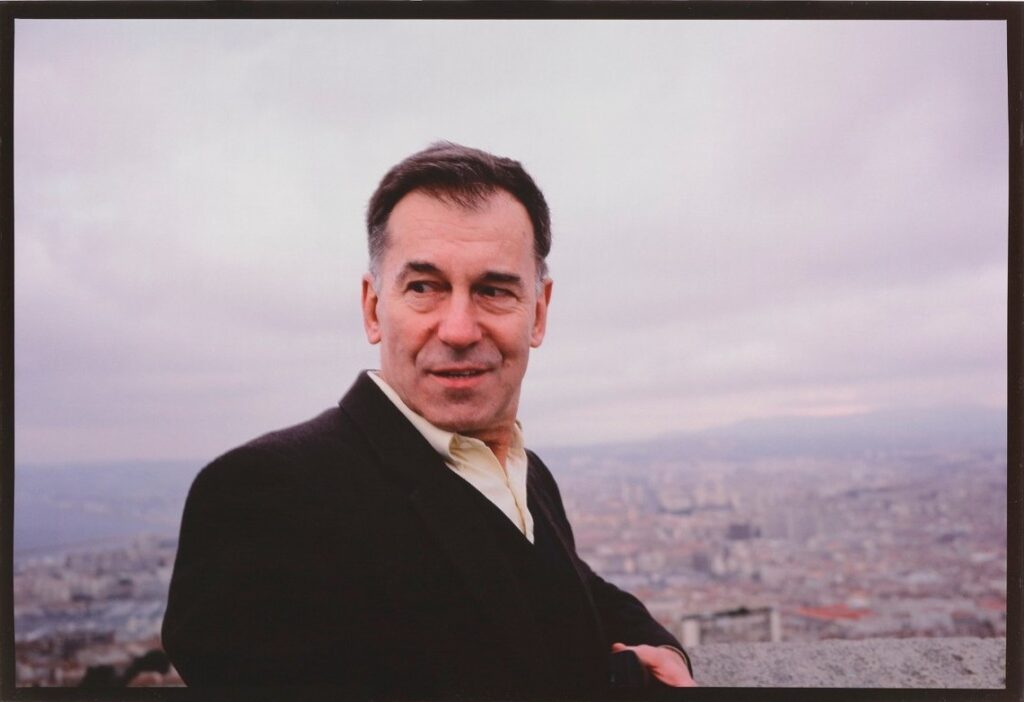 Nan Goldin, Yvon at Notre-Dame de la Garde, Marseille, 1996
FNAC 2013-0158, Collection of the Centre national des arts plastiques © Nan Goldin / Cnap